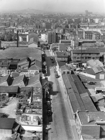Rue Méhul vue depuis la tour au numéro 28 : photographie noir et blanc.