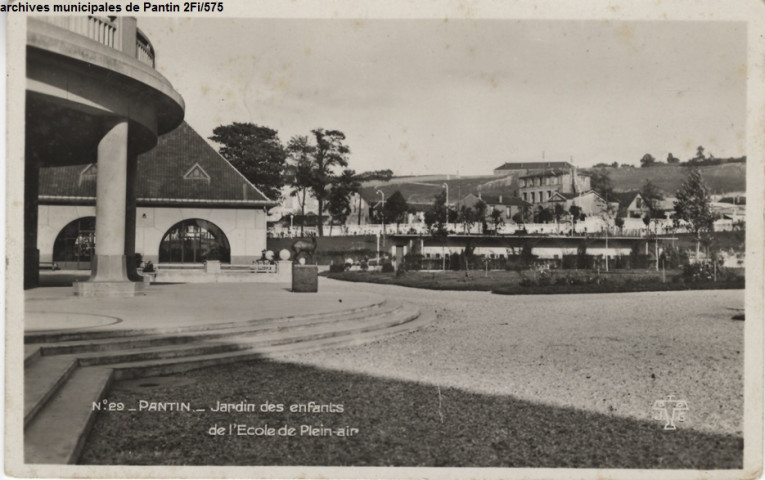 29. Pantin - Jardin des enfants de l'école de Plein air.