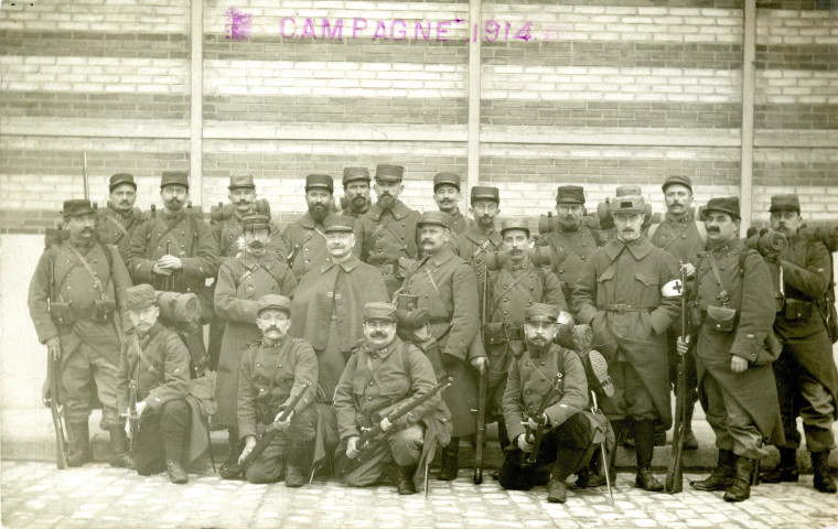 Groupe de soldats.