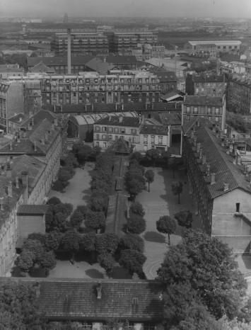 Le groupe scolaire vu depuis la tour Méhul, dans les années 1960 - 3Fi12087 Photographie du groupe scolaire depuis la tour Méhul, dans les années 1960
