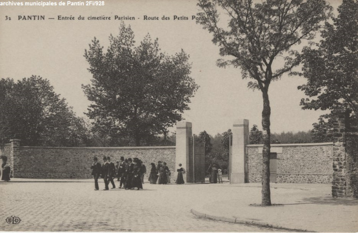 32. Pantin - Entrée du cimetière parisien. Route des Petits-Ponts.