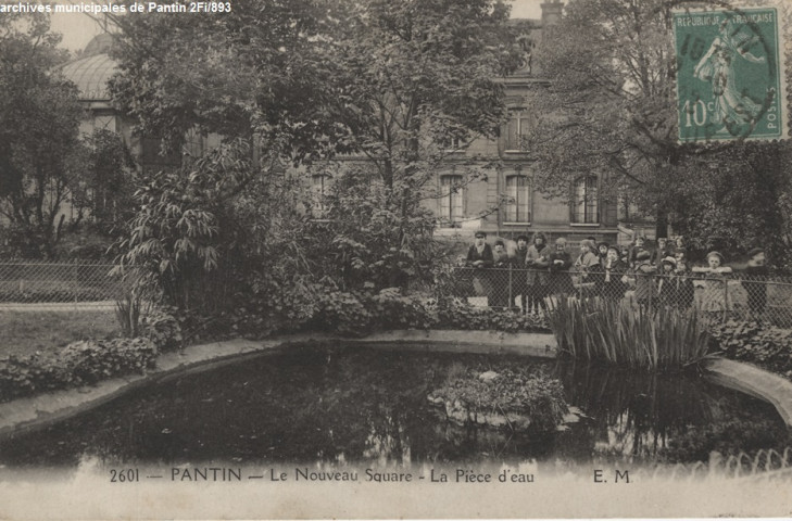 260. Pantin - Le nouveau square, la pièce d'eau.