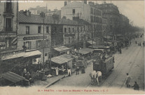 Marché et tramway hippomobile rue de Paris.