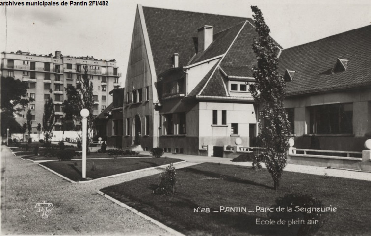 28. Pantin - Parc de la Seigneurie. École de plein air.