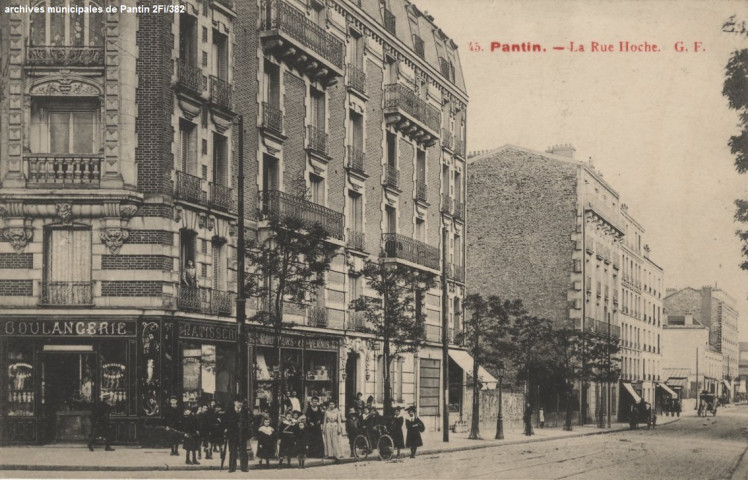 45. Pantin - La rue Hoche.