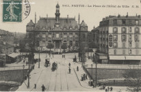 3411. Pantin - La place de l'hôtel de ville (école Sadi-Carnot).