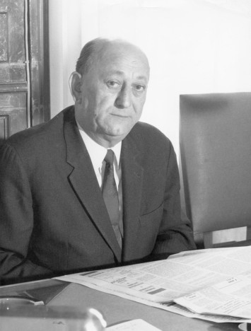 Portrait de Jean Lolive au milieu des années 1970 - 3Fi7970 Portrait de Jean Lolive au milieu des années 1970