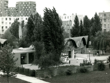 Photographie de la crèche, intégrée au parc des Courtillières