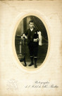 Portrait de Roger Hasenfratz à l'occasion de sa communion : photographie en noir et blanc.