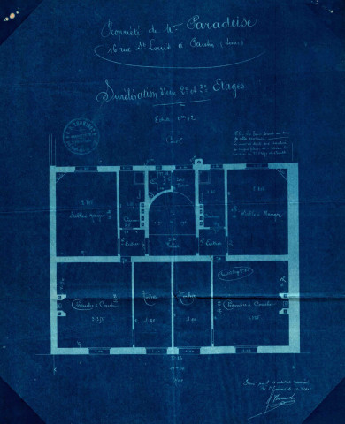 16 rue Saint-Louis, surélévation d'un pavillon en fond de jardin : permis de construire.