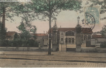 1418. Pantin - Aux Quatre-Chemins, le square et la salle des fêtes (salle des conférences).