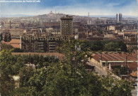 Pantin - Vue générale, au fond la butte Montmartre et le Sacré-Cœur (HBM, tour Honegger).