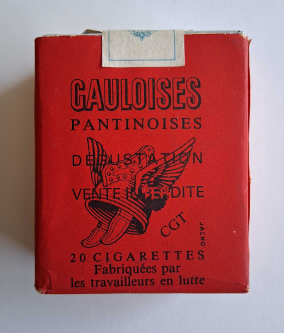 Paquet de Gauloises pantinoises, cigarettes produites par la Confédération générale du travail (CGT) lors de l'occupation de la Manufacture des tabacs.