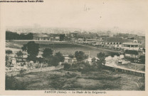 Pantin (Seine) - Le stade de la Seigneurie (école de Plein air).