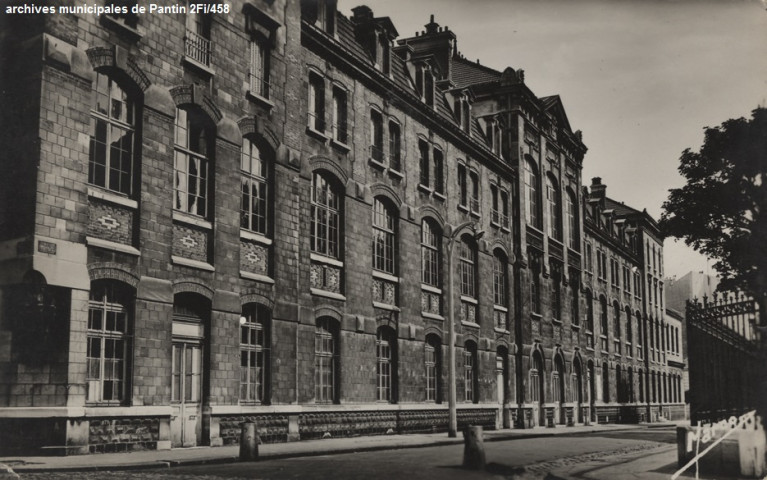 L'école et la rue Sadi-Carnot.
