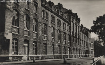 L'école et la rue Sadi-Carnot.