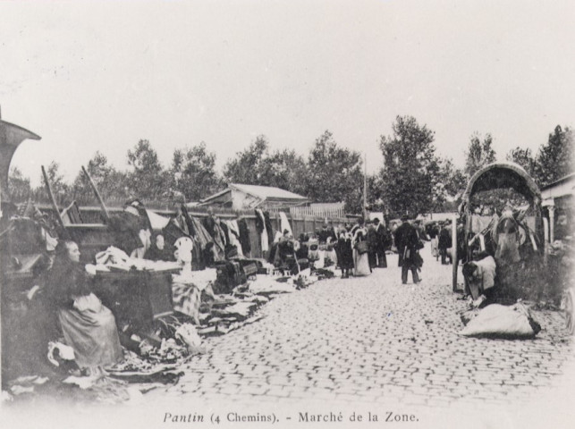 Marché de la Zone aux Quatre-Chemins : reproduction d'une carte postale.