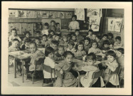 Classe de Mademoiselle Bourgeois de l'école de Plein-air de l'année scolaire 1957-1958 : photographie numérique.