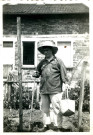 Portrait de Roger Hasenfratz déguisé : photographie noir et blanc.