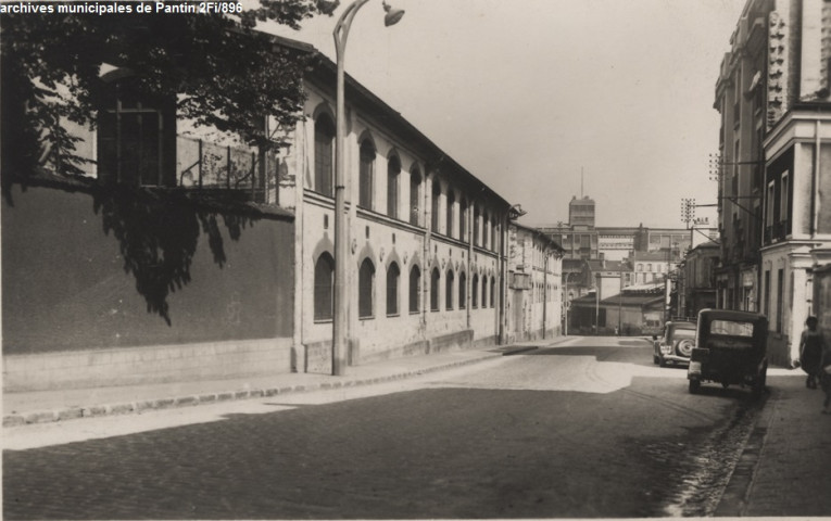 Rue Courtois - La Manufacture de tabac (magasins généraux de la chambre de commerce et d'industrie de Paris, rue Courtois).