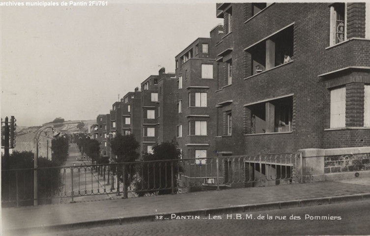32. Pantin - Les HBM de la rue des Pommiers.